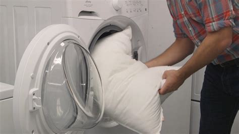 Washing will help kill any dust mites and bacteria. How to Wash Feather Pillows in a Washing Machine in 2020 ...