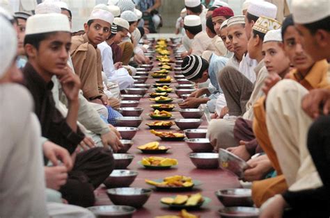 Jadual waktu buka puasa buka puasa singapore 2017 singapura time dan waktu imsak 2017 oleh muis (majis ugama islam singapore) menjelang bulan ramadan juga umat islam seluruh dunia akan puasa ramadhan. Do'a untuk Buka Puasa dan Waktu Pengucapannya | Doaharian ...