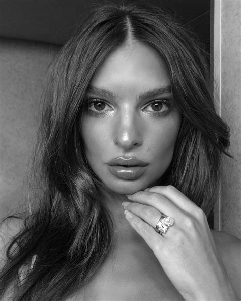 Page six reports that the ring is estimated to cost between. @emrata | Emily ratajkowski, Nose ring, Brown hair