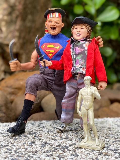 O clássico filme criado por steven spielberg, os goonies, volta direto. Action Figure Retrô Sloth & Chunk 8": Os Goonies (The ...