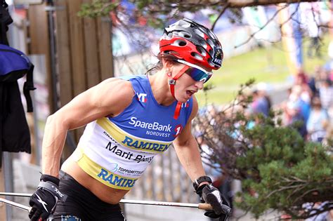 Samlinger av anne eli hostvedt isaksen. Holmenkollen Skishow vunnet av Marit Bjørgen