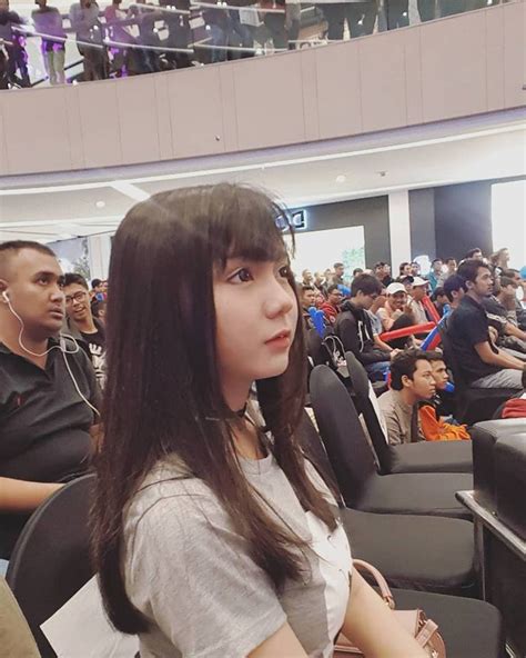 Biodata, profil dan fakta gamer sarah viloid olivia. Galeri Foto Imut Sarah Viloid - Juragan