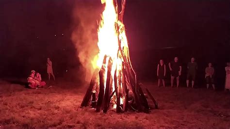 Подалі від води радили триматися вагітним жінкам, дітям і літнім людям. Івана Купала 2020 р.(Затишноє, Луганська область) - YouTube