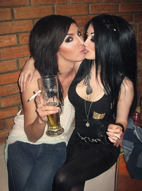 How do we know they're the hottest? Chilling at the Bar with goth GF : Male_Lesbians