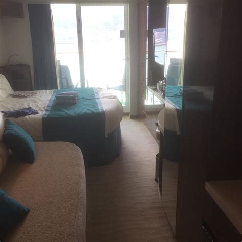 With a capacity of 4,100 passengers, the epic, largest ship in the ncl fleet, devotes 128 cabins over two decks to single travelers. Large Balcony Stateroom, Cabin Category B6, Norwegian Epic