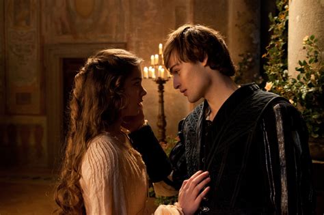 Кадр из фильма ромео + джульетта. Review: Romeo and Juliet movie remembers plot, forgets ...