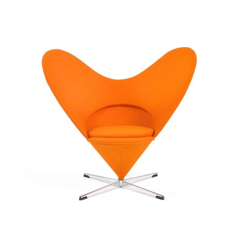 With a furniture series based on simple geometric shapes, panton anticipated elements of pop art, while also emulating the most famous designs from this series are the cone chair and the heart cone chair. Verner Panton Heart Cone chair