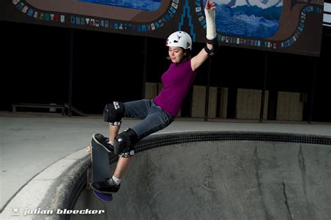 Skateboarding demands your attention, and if you find that you can't look away, it commands you to. gipsverband.de - Amelia Brodka