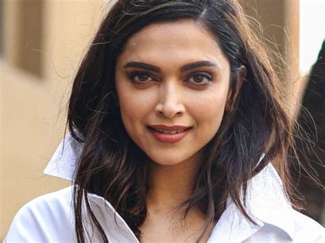 Check out deepika padukone house, cars and how much she is earnings through movies, endorsements & salary. Upcoming Films of Deepika Padukone 2020: 2021 में रहेगा ...