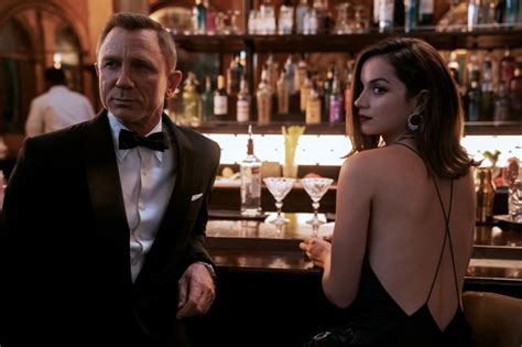 Sebagai film ke 25 dalam franchise ini, materi promosi no time to die dipastikan akan lebih mengesankan. Watch: 'No Time to Die': Daniel Craig, Ana de Armas join ...