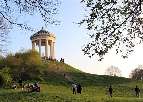 Oder ihr macht's euch an einer der beiden stehenden wellen bequem. Englischer Garten Fkk - Englischer Garten Munchen - Hier ...