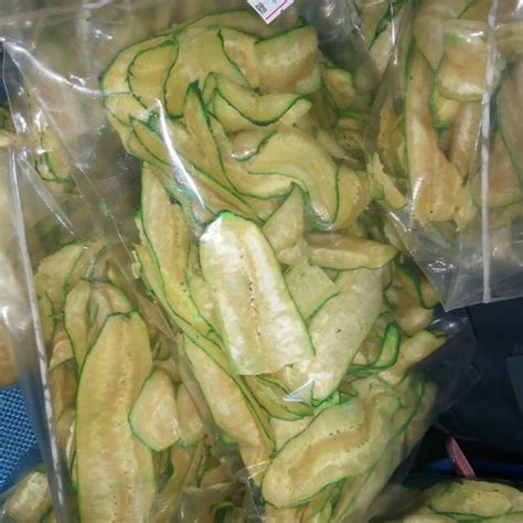 Makanan tempatan utama yang di jual di kilang kami kunjungi ke kilang kerepek ubi pedas yang bertempat di parit lapis laman, parit sulong, batu pahat. Jenis-Jenis Pisang