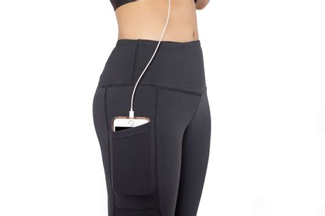 Warm and comfortable, these leggings are perfect for a range of workouts, from running to yoga and more. Pin by Simple Apparel on Simple | Yoga pants with pockets ...