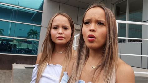 Kakak beradik yang sempat mengenakan hijab ini kini menetap di australia. Rosa Meldianti Ngaku Lebih Seksi, The Connell Twins : Halu