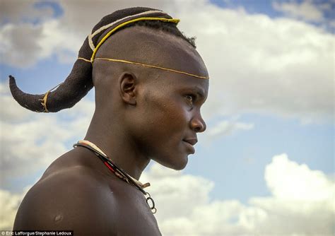 Mme misto baise comme une femme désespérée. CabelKawan: Photos : tribu Himba, Namibie