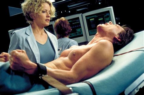 When the leader of a team of scientists volunteers to be the test subject for their experiment in human invisibility, he slowly unravels and turns against them. Hollow Man (2000) | Qwipster | Movie Reviews Hollow Man ...