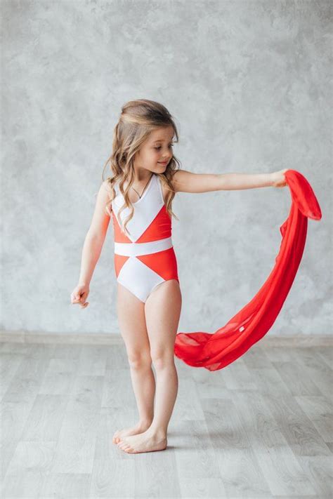 Our baby bathtub is made from bpa free european standard pvc materials, which is soft and smooth to protect your baby's skin. Red girls swimsuit Baby girl bathing suit with bow One ...