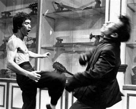 pin-by-jeff-rogers-on-bruce-lee-the-dragon-bruce-lee,-bruce-lee-photos,-bruce-lee-martial-arts