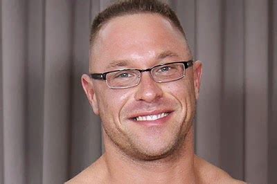But he's on a one man crusade. Bodybuilder Beautiful Profiles - Brock Vinson