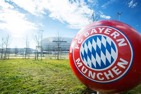 Den flughafen im besucherpark hautnah erleben: Bayern Monachium ruszy na zakupy do Premier League ...