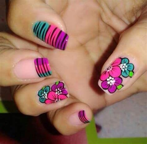 Siguiendo con las fotos de uñas decoradas, observa estas preciosas uñas azules con flores. Disenos De Unas Para Manos Faciles De Flores - Vernajoyce ...