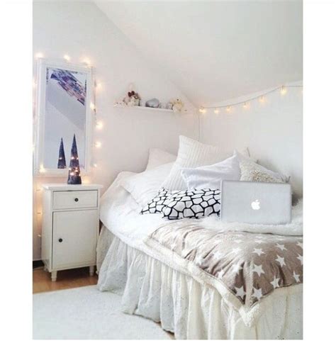 Disegni camera da letto ragazza design da camera per ragazze stanze da letto per ragazze adolescenti piccola camera da letto idee per la decorazione della casa arredamento d'interni camere per bambini camere giovani. Pin di Maja K.💎 su Stanze | Idee arredamento camera da letto, Camera da letto tumblr, Idee ...