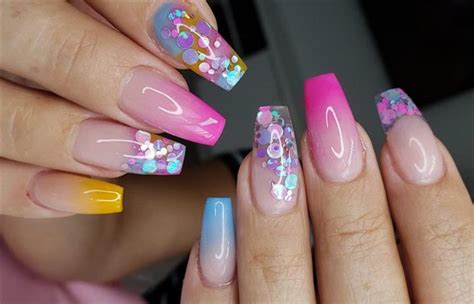 Modelaje de uñas acrílicas o uñas de porcelana. Uñas Acrílicas en Quito | Quito | 17322789