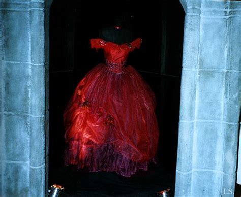 This video is a tribute to sharon tate's role as sarah shagal in the movie the fearless vampire killers costarring roman polanski,alfie bass,jack macgowran. Sarah's dress by tanz-der-vampire on deviantART | Vampire ...