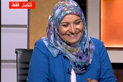 The first licensed sexologist in the country, kotb bases her methods on the teachings of the qur'an. هبة قطب تطلق حملة عيشها بسعادة - Sky Egy News