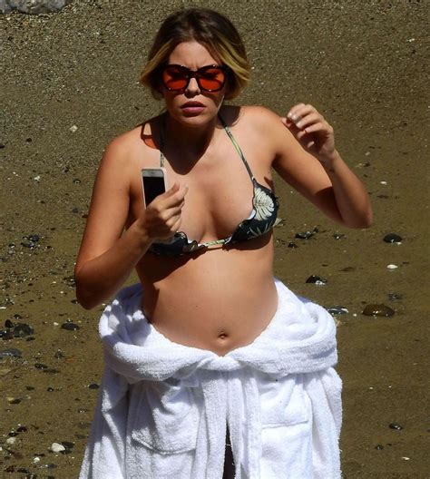 Costanza caracciolo cools off in the ocean during her miami getaway with christian viericredit: Sexy Costanza Caracciolo Bikini Photos - Barnorama