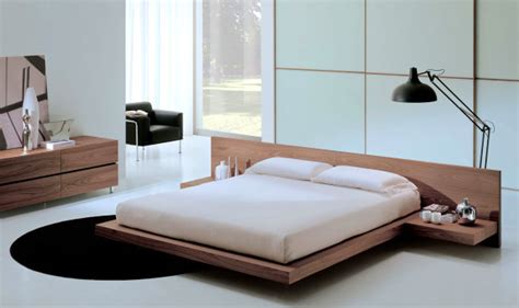 Stylish luxury master bedroom suits. Chic Italian Bedroom Furniture Selections