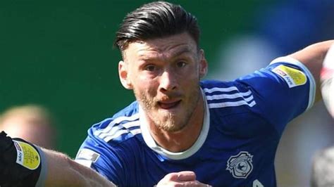 Han spiller hovedsageligt som angriber for cardiff i championship. Kieffer Moore's Wales displays caught Cardiff boss Harris ...