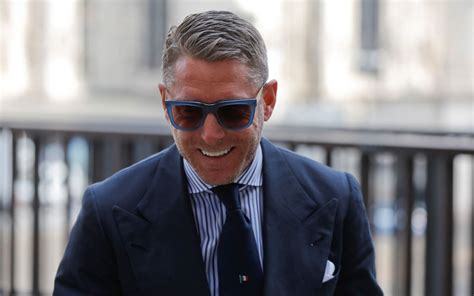 Young entrepreneurs must be ready to challenge themselves. Lapo Elkann a Storie Italiane: «Ho deciso di cambiare vita ...