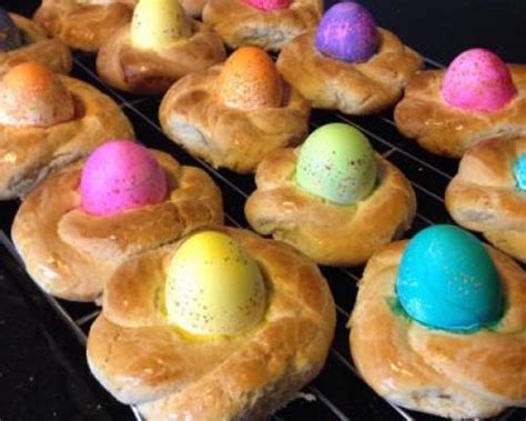 These holiday loaves are a welcome. Sicilian Easter Bread / Sicilian Easter Cuddura Cu L Ova ...