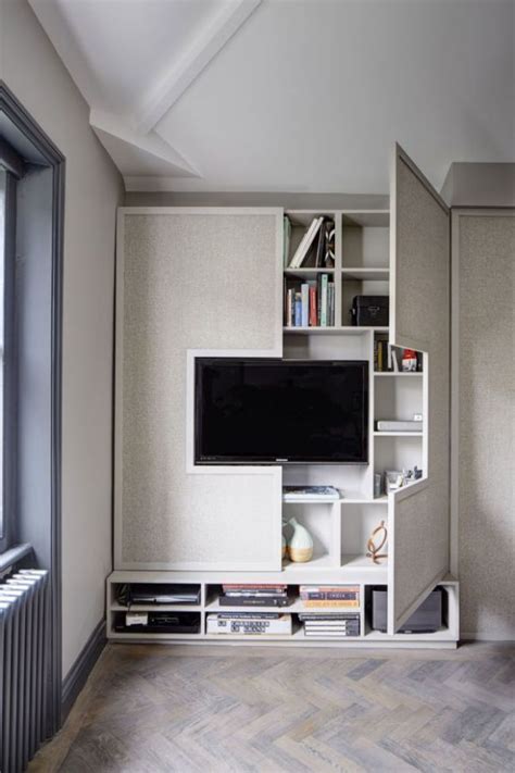 Spieglein, spieglein an der wand… nutzen sie auch unbedingt ihre wände für die deko im schlafzimmer. TV-Wand-Plan-Ideen #Ideen #TVWandDesignIdeen #dekoideen # ...