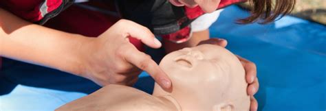 Personen die kinderen opvangen moeten minstens om de 3 jaar een basisopleiding levensreddend handelen bij kinderen. Reanimatie + AED bij kinderen | HBO Safe