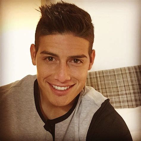 Blog dedicate to james rodriguez, colombia and real madrid player. James Rodriguez's Smile Instagrams | POPSUGAR Latina