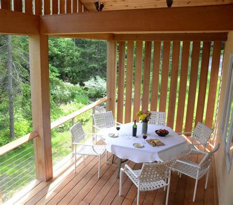 Der balkon gehört einerseits zur bausubstanz, andererseits zur mietsache. Balkon Sichtschutz aus Holz - 50 Ideen für Balkongestaltung