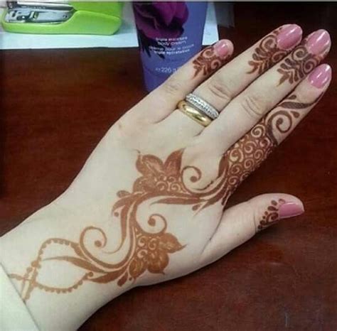 Tget some amazing henna tattoo ideas with our design guide. short n nyc | Mehndi designs, Henna designs, Henna patterns