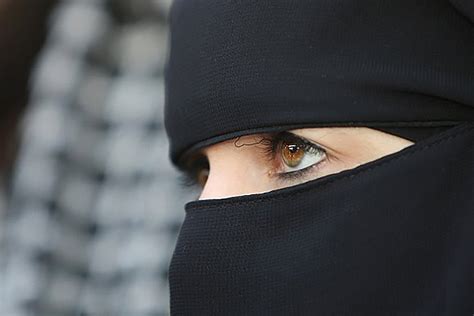 الفيس بوك المروكي كمال صورة ورقة نقدية جزائرية 200 الف.@زيت الأركان المغربي الاصلية: بنات منقبات سعوديات , النقاب السعودى للبنات - رهيبه