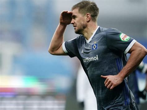 Simon terodde wurde positiv auf das coronavirus getestet. HSV-Torjäger liefert wieder und will nachlegen
