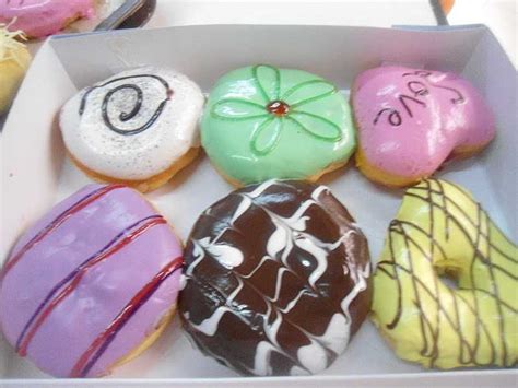 Resep cara membuat kue donat empuk dan enak yang mudah, sederhana dan praktis.anda bisa menikmati bahan membuat resep kue donat empuk jco: Resep Aneka Kue Donat Mudah Praktis dan Enak | Aneka kue, Kue, Resep