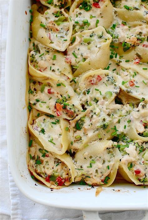 Better yet, they'll last for up to 3 days in the fridge. Chicken and Broccoli Stuffed Shells with a Creamy Chive Sauce | Food recipes, Food, Easy chicken ...