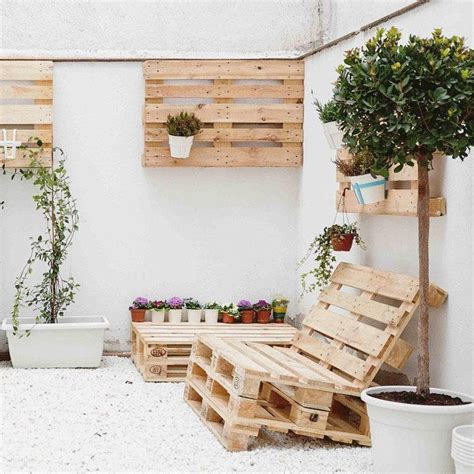 Eine säge, ein paar schrauben und eine bohrmasch. Palettensofa bauen Die schönstes DIY Beispiele paletten ...