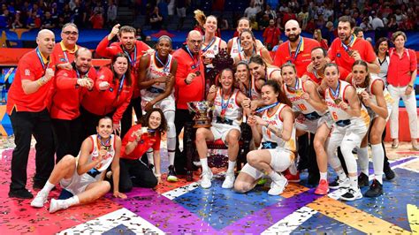 La selección femenina de baloncesto de españa es el equipo formado por jugadoras de nacionalidad española que representa a españa a través de la federación española de baloncesto que la dirige, en las competiciones internacionales organizadas por la federación internacional de baloncesto (fiba). Selección Española Femenina Baloncesto, campeona Europa ...