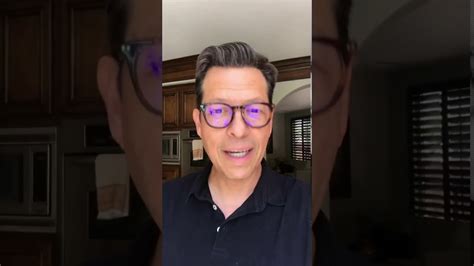 El productor y arreglista tijuanense kiko cibrian habla sobre como se unió a las filas del cantante mexicano luis miguel y ser su. Kiko Cibrian saludando - YouTube