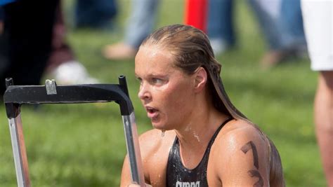 Sharon van rouwendaal s'entraîne dans un tout petit bassin. Olympische Spelen Rio 2016. Resultaten Zwemmen 10 km Open ...