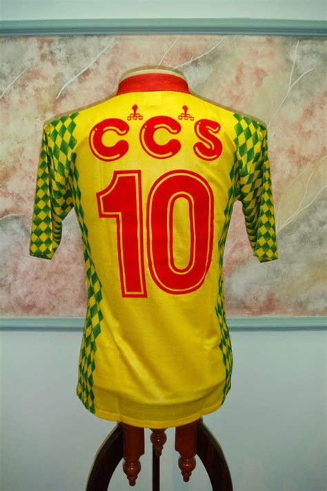 Chegamos à camisa de futebol número 45 e mais uma vez estreiamos um novo estado, desta vez, o maranhão. Blog Futebol Maranhense Antigo: Camisa do Sampaio Corrêa