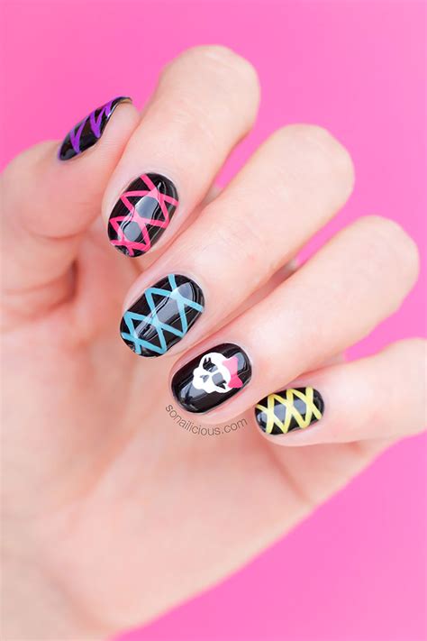 Take a peek at these 25 simple nail art tutorials that are perfect for beginners and dip your toes (or these watermelon nails may look intricate but anyone can recreate this look by the nailasaurus. Download Cute Halloween Nails Simple Image | Home ...