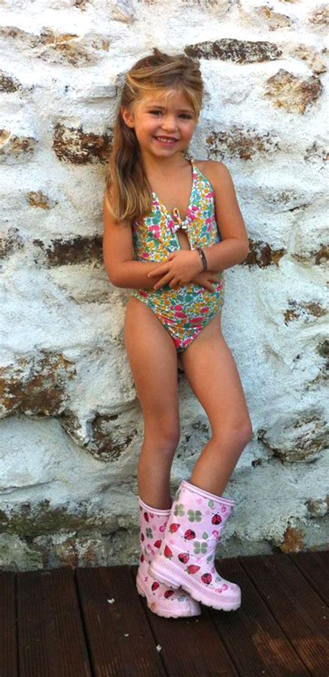 2 186 photos gratuites de petite fille. Princesse Ilou www.baby-prive.com - www.princesse-ilou.com ...
